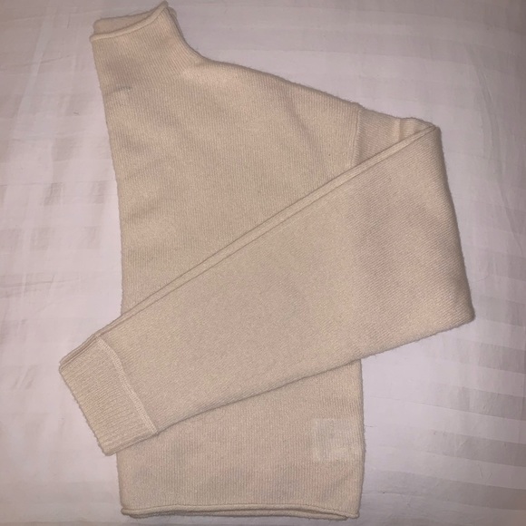 REFORMATION Cashmere Crop Turtleneck - Picture 5 of 5